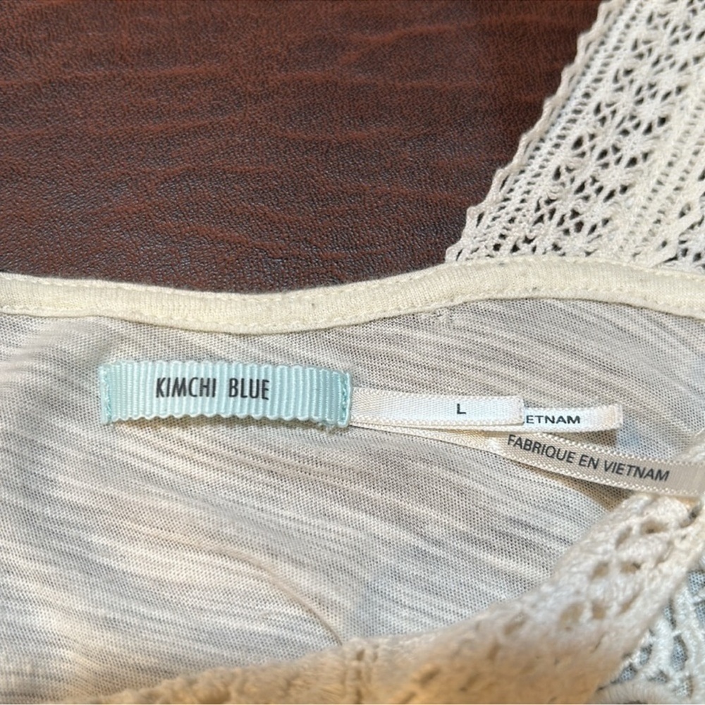 URBAN OUTFITTER'S "Kimchi Blue" Precious Cream Top with Crochet Lace Trim Size L - Picture 8 of 9